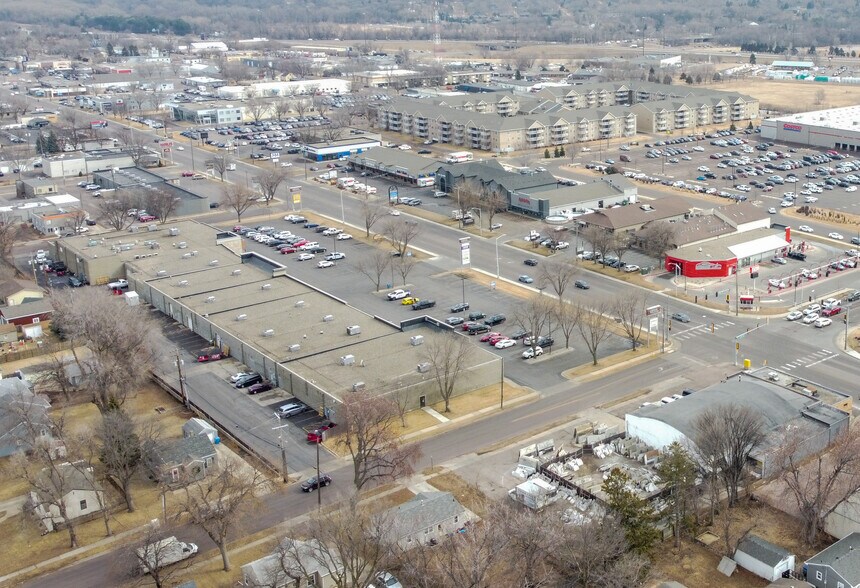 More Photos Of 1112 W 41st St, Sioux Falls Unknown For Lease