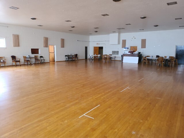 More Photos Of 120 S Echo St, Holdenville Bar For Sale