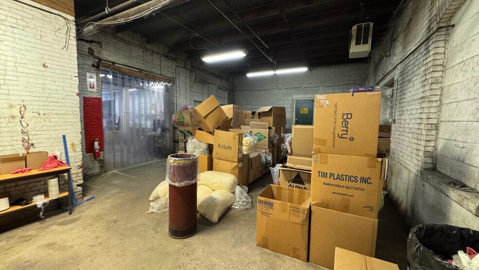 More Photos Of 240 S Main St, Nazareth Flex For Lease