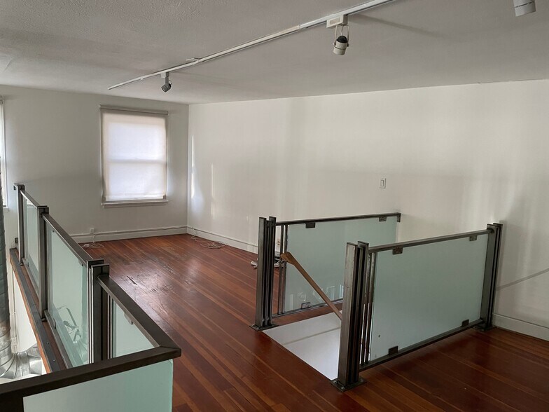 More Photos Of 2019-2023 Riverside Dr, Los Angeles Storefront Retail Office For Lease