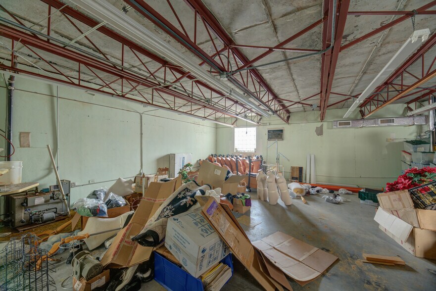 More Photos Of 777 NE 125th St, North Miami Storefront For Lease