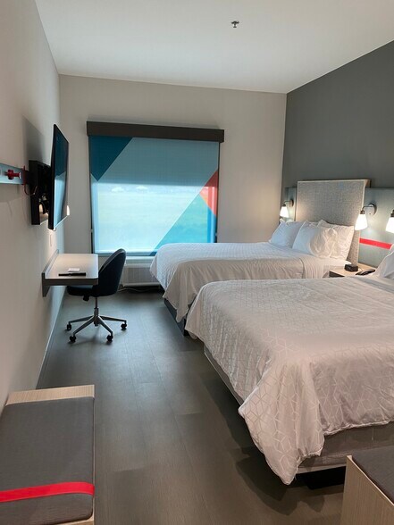 More Photos Of 281 Buddy Ganem Dr, Portland Hotel For Sale