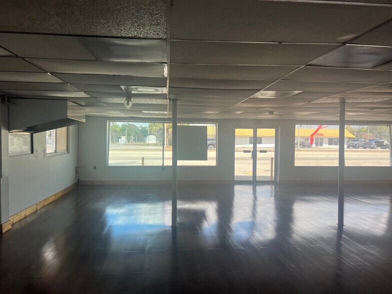 More Photos Of 428 US Highway 27, Moore Haven General Retail For Lease