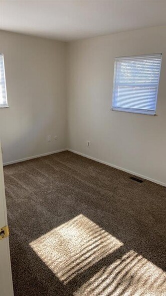 More Photos Of 3214 Illinois Ave, Middletown Apartments For Sale