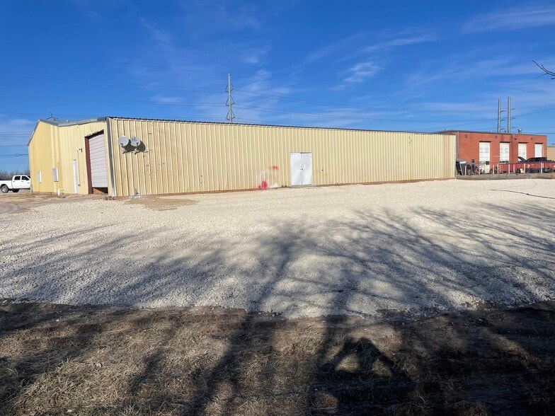 More Photos Of 2925 E US Highway 80, Abilene Warehouse For Lease