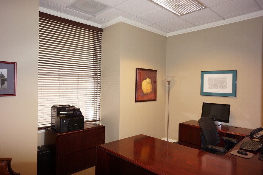 More Photos Of 730 17th St, Denver Office For Sale