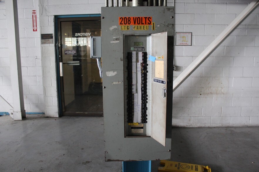 More Photos Of 700 Nepperhan Ave, Yonkers Warehouse For Sale