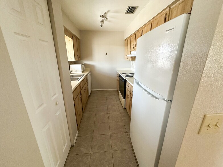 More Photos Of 101 Overlook Dr, Winter Haven Storefront Retail Residential For Sale