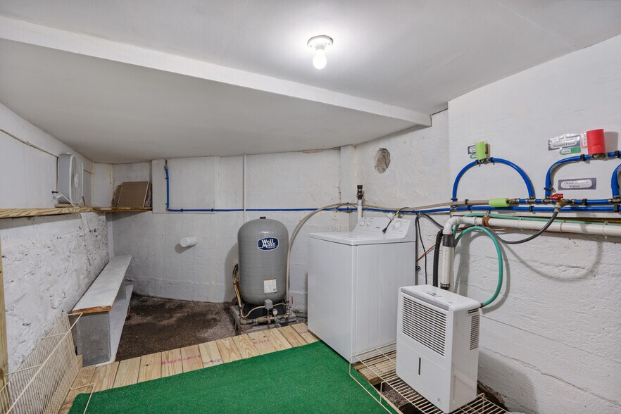 More Photos Of 736 Texas Palmyra Hwy, White Mills Storefront Retail Residential For Sale