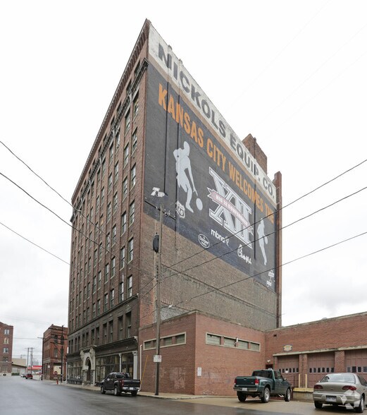 More Photos Of 1300 W 13th St, Kansas City Warehouse For Lease