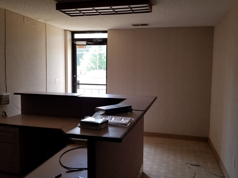 More Photos Of 802 E Nash St, Spring Hope Flex For Lease