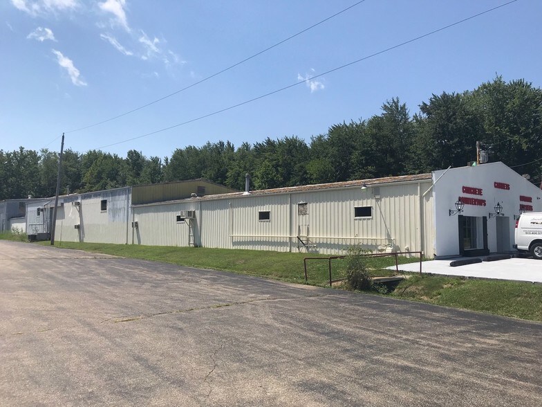 More Photos Of 969 Ohio Pike, Cincinnati Flex For Sale