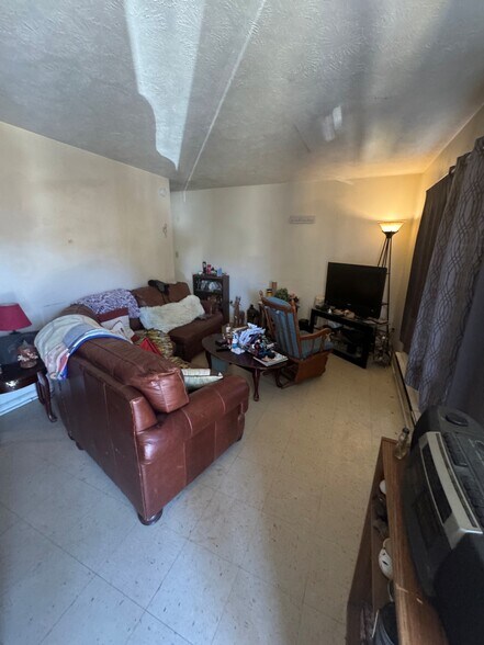 More Photos Of 509 Last Resort Ct, Cumberland Multifamily For Sale