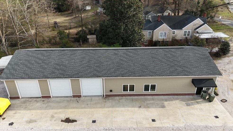 More Photos Of 201 Spratt St, Fort Mill Light Distribution For Lease