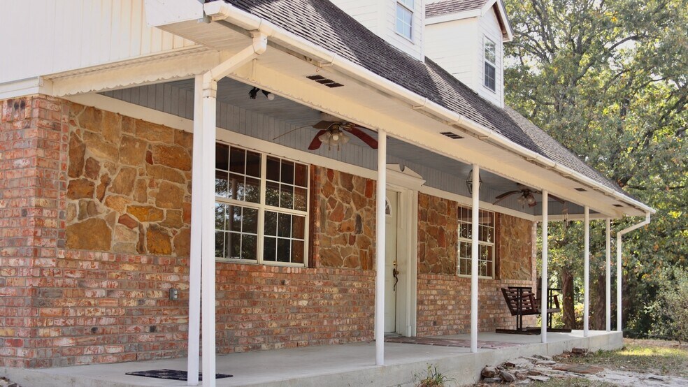 More Photos Of 645 NW 564 loop, Mineola Auto Repair For Lease