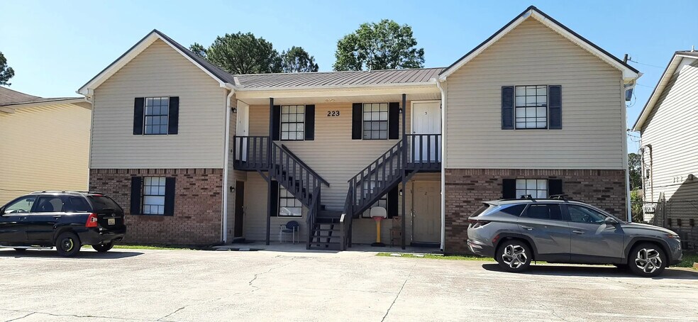 More Photos Of 217 & 219 8th St SW, Decatur Apartments For Sale