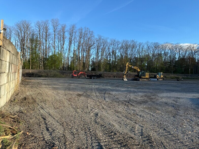 More Photos Of 1001 Wedgewood Heights, Rotterdam Land For Lease