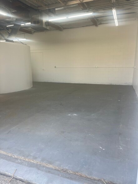 More Photos Of 7226 Valjean Ave, Van Nuys Warehouse For Lease