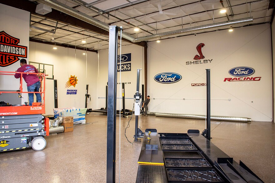 More Photos Of 2007 S Saturn Way, Boise Industrial For Sale