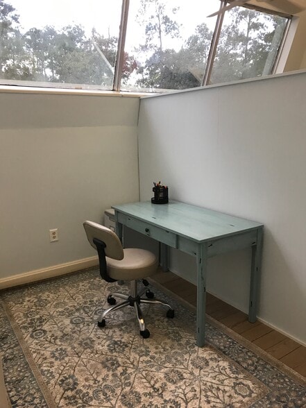 More Photos Of 645 Lotus Dr, Mandeville Office For Lease