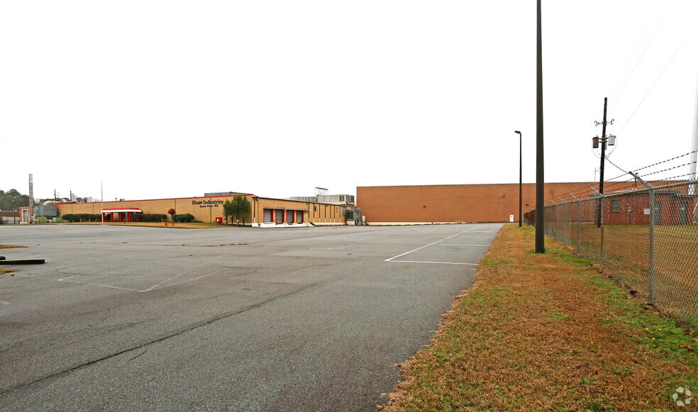 More Photos Of 210 Southwell Blvd, Tifton Warehouse For Lease