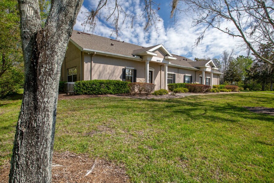 More Photos Of 4969-4971 Van Dyke Rd, Lutz Medical For Sale