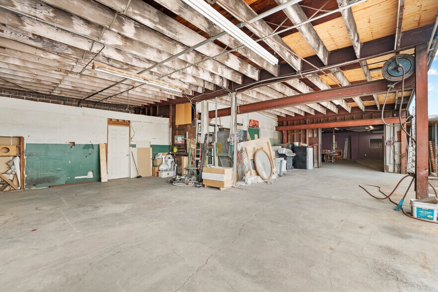 More Photos Of 491 W Rialto Ave, Rialto Manufacturing For Sale