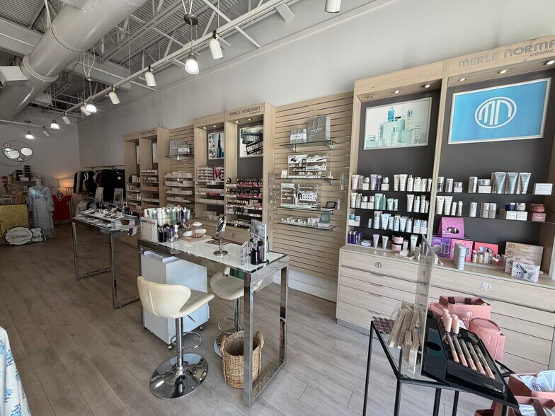 More Photos Of 2-8 S Main St, Watkinsville Storefront For Lease