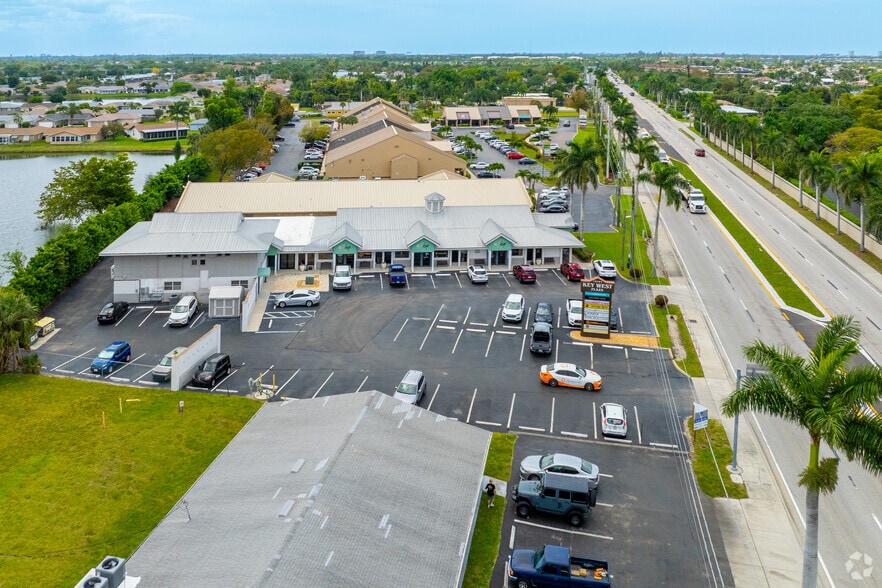 More Photos Of 13141 McGregor Blvd, Fort Myers Storefront Retail Office For Lease