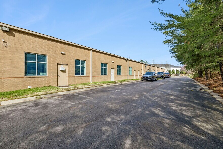 More Photos Of 8115 Isabella Ln, Brentwood Loft Creative Space For Sale