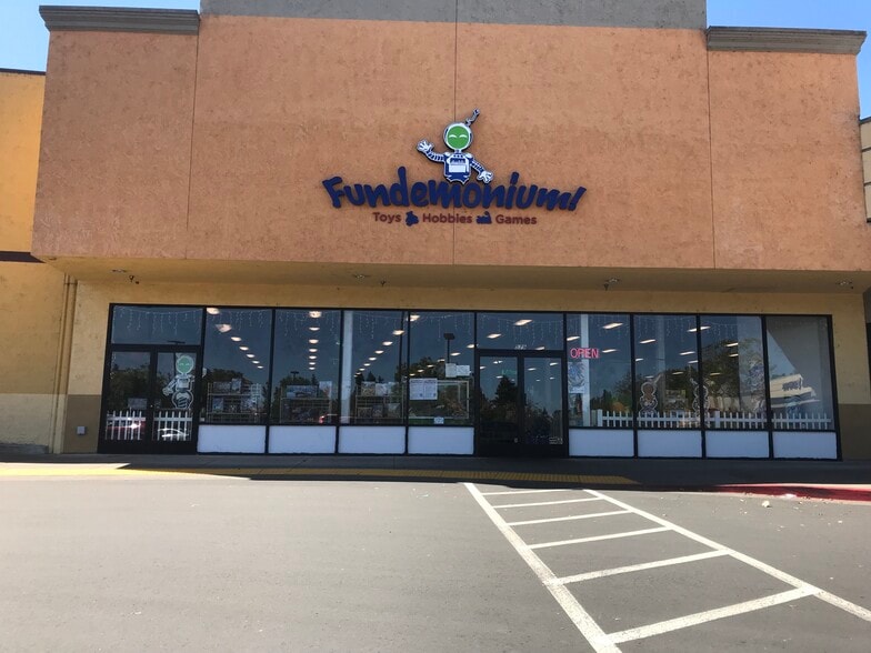 More Photos Of 575-605 Rohnert Park Expy W, Rohnert Park Unknown For Lease