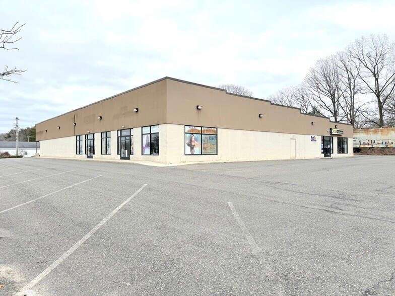 More Photos Of 1025 N Pearl St, Bridgeton Storefront For Lease