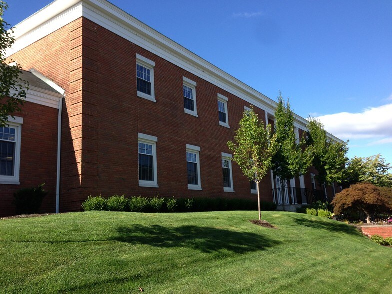 More Photos Of 97 Main St, Chatham Office For Lease