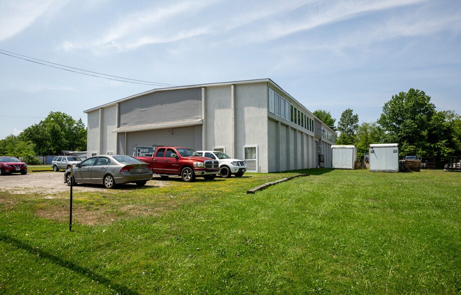 More Photos Of 237 State Rd, Ashtabula Manufacturing For Sale
