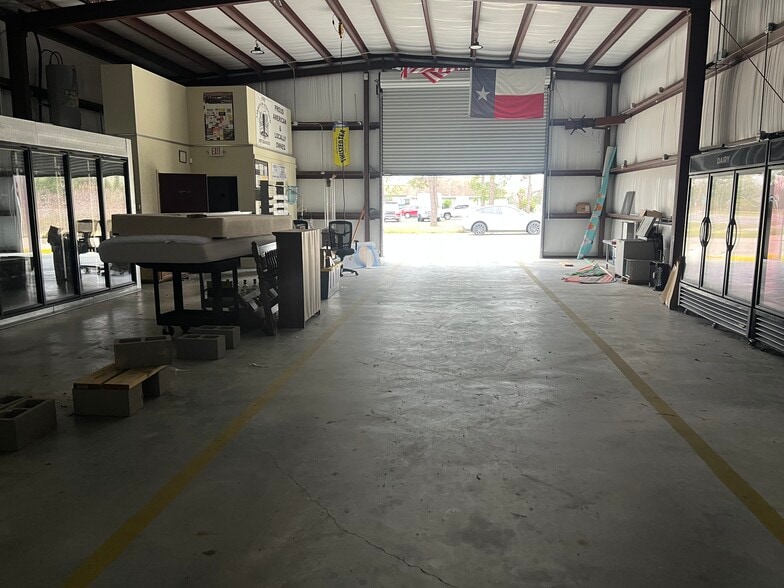 More Photos Of 13111 Highway 6, Santa Fe Freestanding For Sale