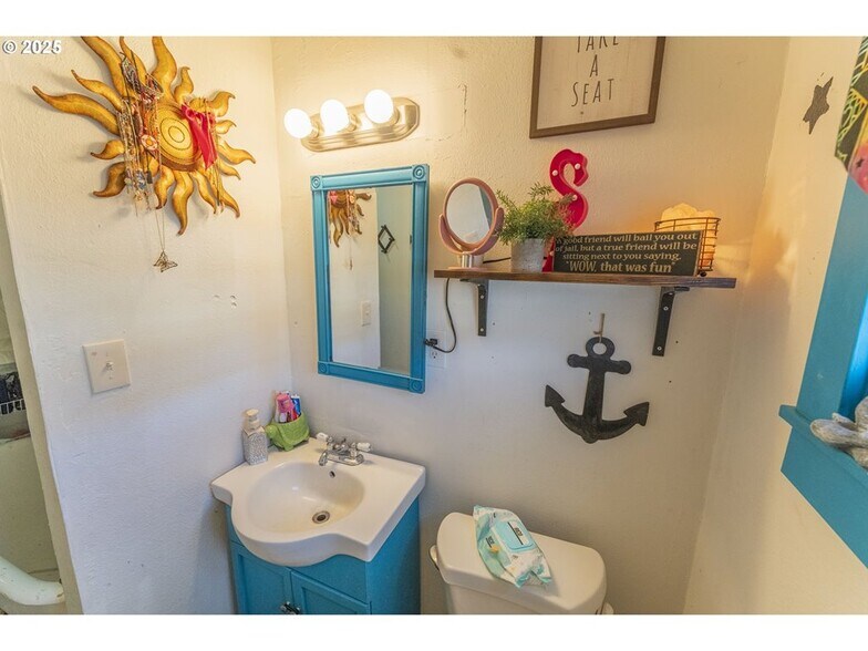 More Photos Of 2149 S Franklin St, Seaside Apartments For Sale