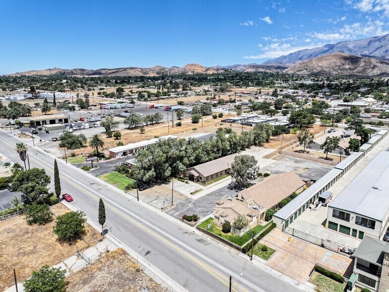 More Photos Of 1387 E Ramsey St, Banning Religious Facility For Lease