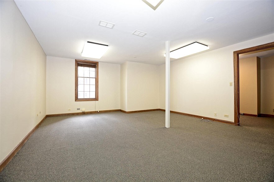 More Photos Of 1626 W Colonial Pky, Inverness Office For Sale