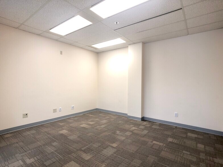 More Photos Of 5811 Cooney Rd, Richmond Office For Lease