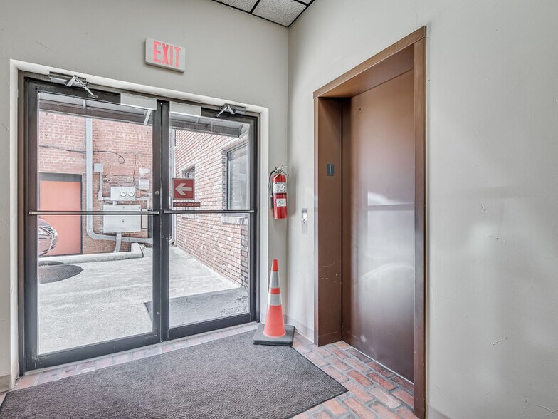 More Photos Of 6656 NW 39th Expy, Bethany Office For Lease