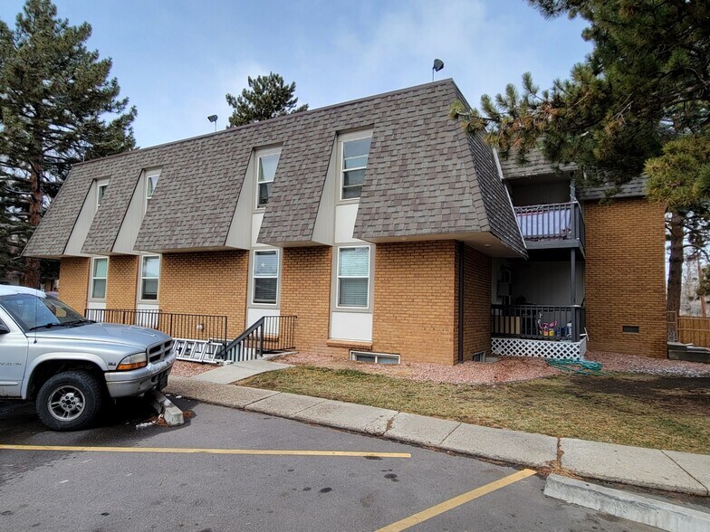 More Photos Of 375 S Depew St, Lakewood Apartments For Sale