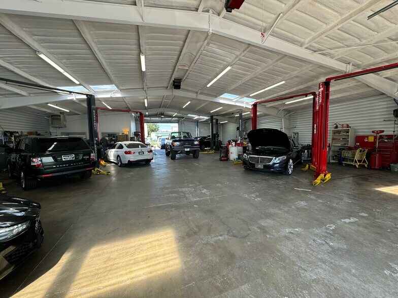 More Photos Of 266 Jersey Ave, Virginia Beach Service For Lease