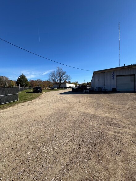 More Photos Of 7045 Stateline Rd, Olive Branch Warehouse For Sale