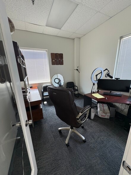 More Photos Of 7401 Forbes Blvd, Lanham Office For Sale