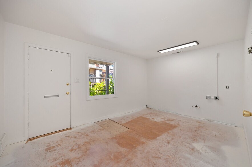 More Photos Of 1407-1409 Lincoln Way, Auburn Office For Sale