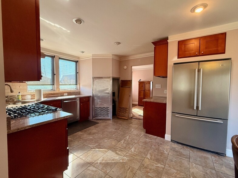 More Photos Of 10 3rd St, Rosedale Land For Lease