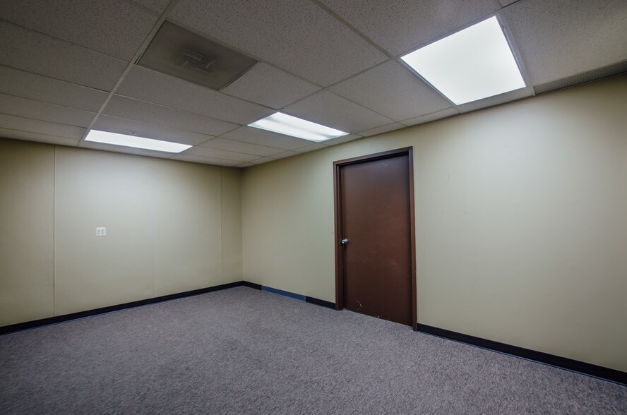 More Photos Of 33-49 Briggs Dr, Ontario General Retail For Lease