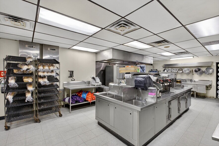 More Photos Of 4040 US Highway 27 S, Sebring Restaurant For Sale