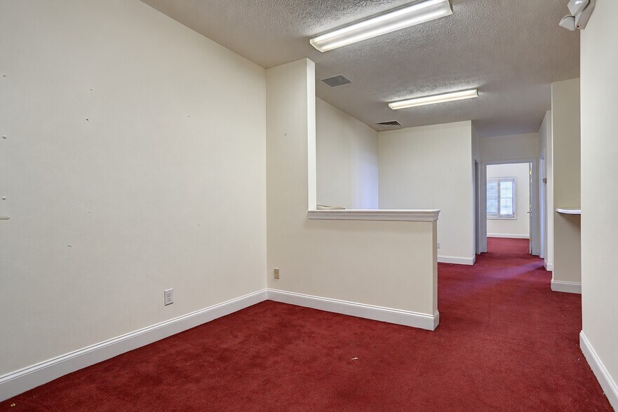 More Photos Of 100 Colony Park Dr, Cumming Bank For Sale