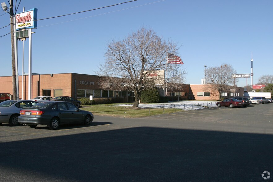 More Photos Of 1085-1091 N Snelling Ave, Saint Paul Manufacturing For Lease